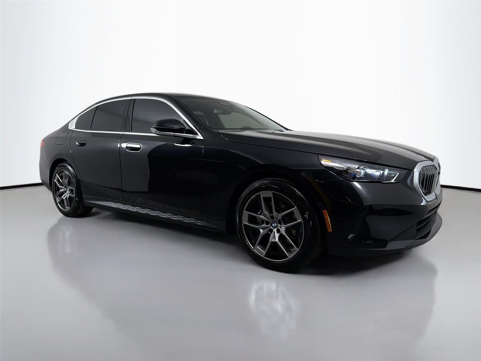 New 2026 Black Sapphire Metallic BMW 530i xDrive image 4