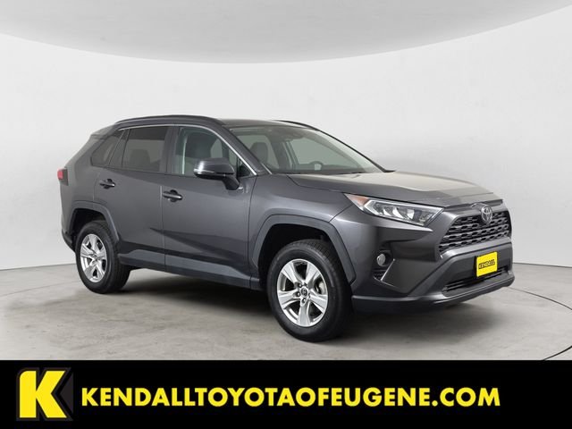 Used 2019 Gray Toyota XLE image 3