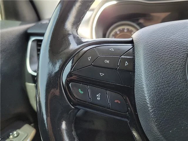 Used 2021 Granite Crystal Metallic Clearcoat Jeep Latitude Plus Front-wheel Drive image 18