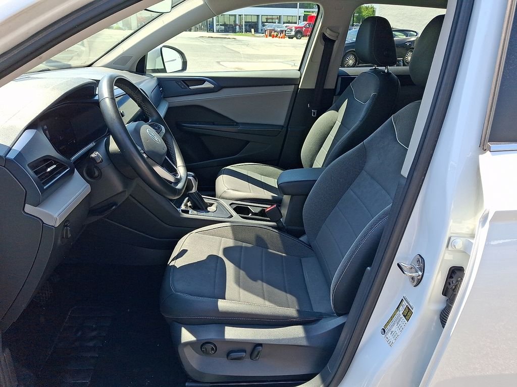 Used 2024 White Volkswagen 1.5T SE image 14