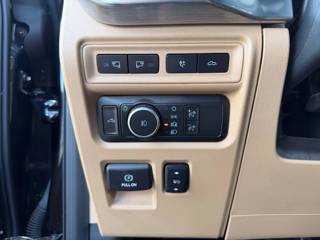Used 2021 Black Ford Lariat image 24