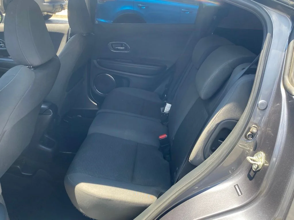 Used 2019  Honda EX image 8