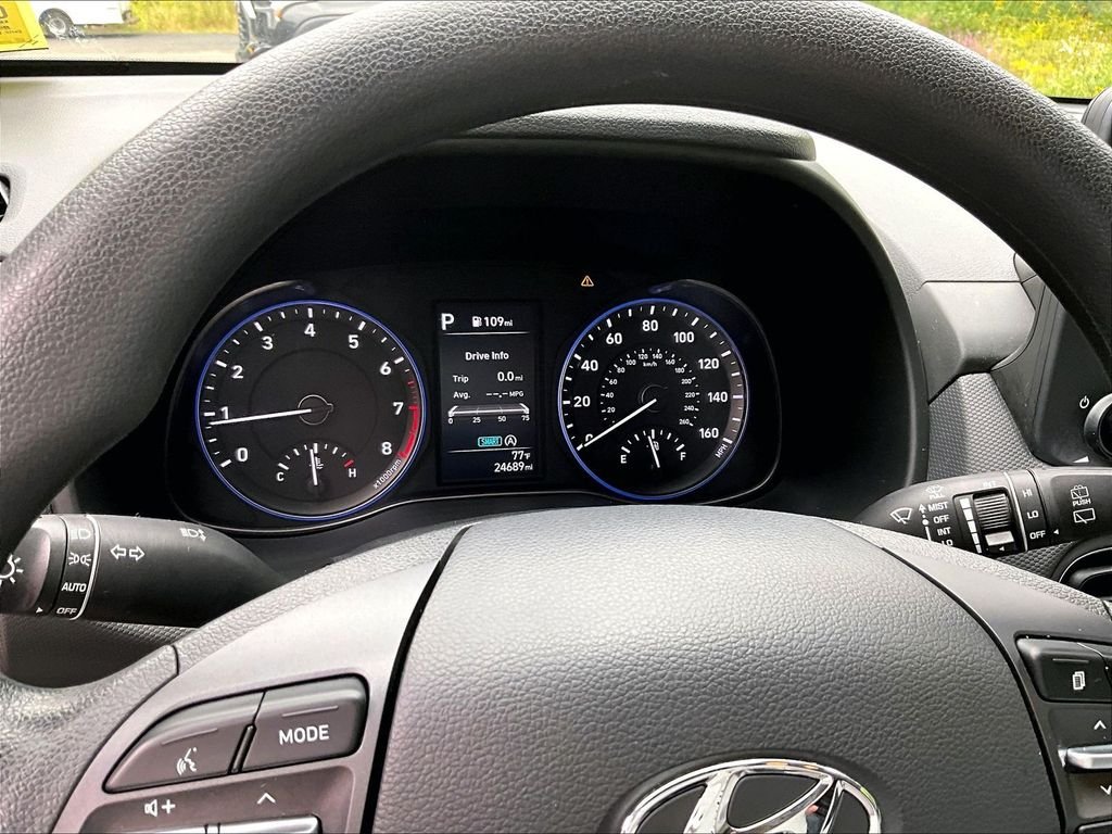 Used 2023 Black Hyundai SEL image 13