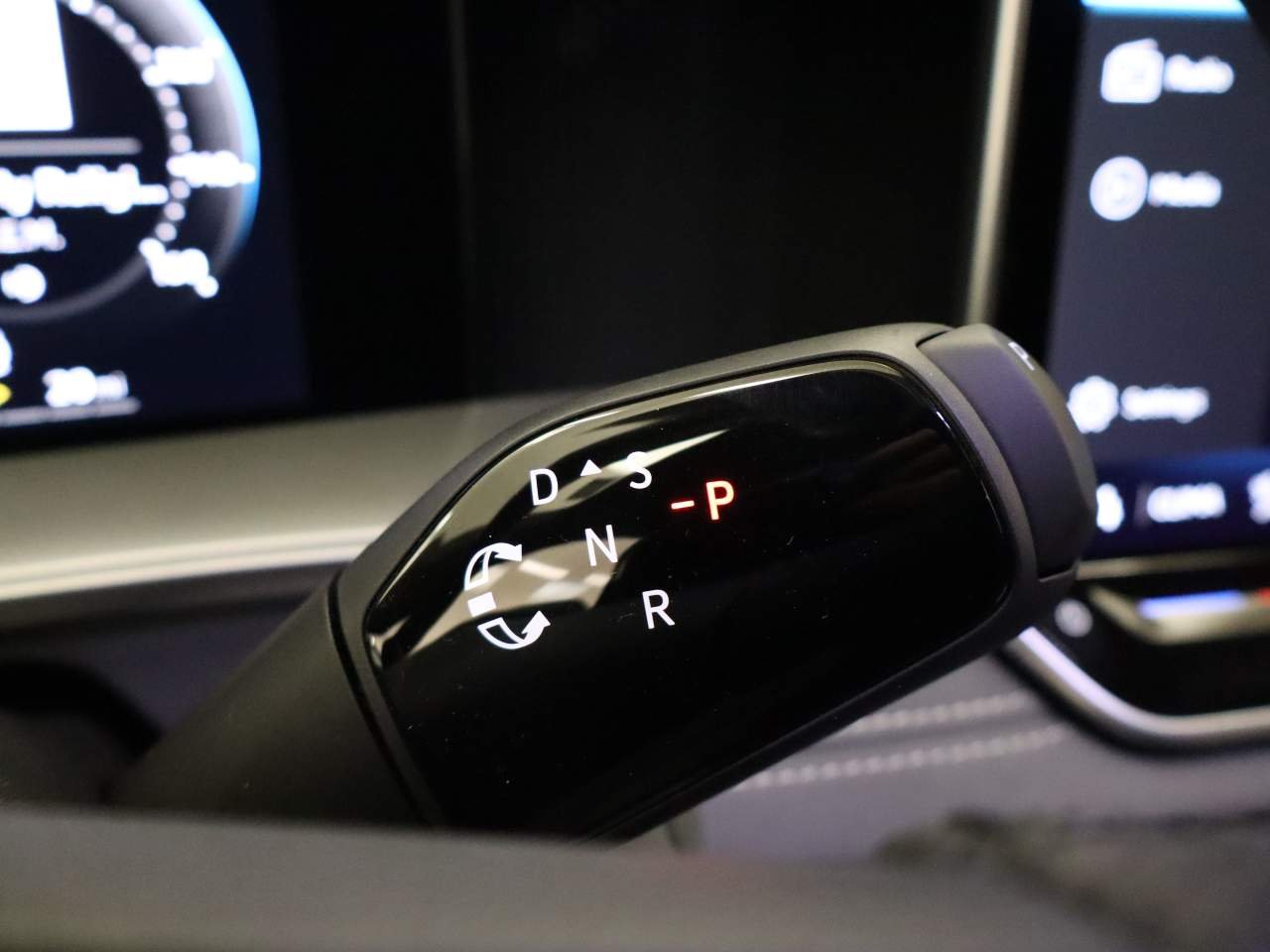 New 2026 Opal White w Volkswagen SE R-Line Black image 8