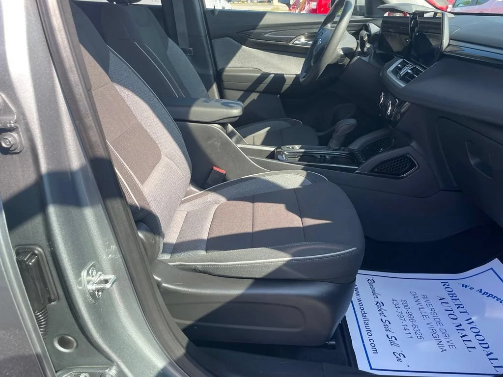 Used 2025 Sterling Gray Metallic Chevrolet LT image 18