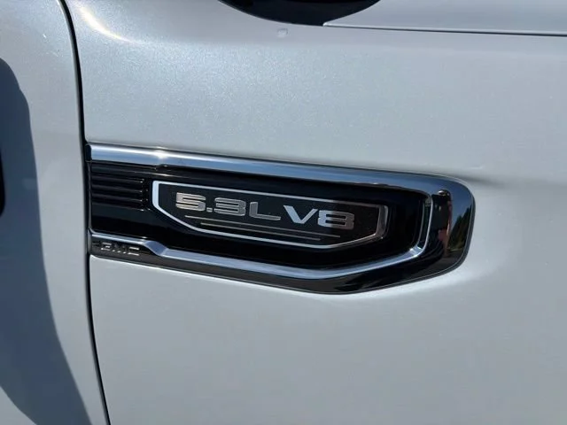 New 2026 Glacier White Tricoat GMC SLT image 17