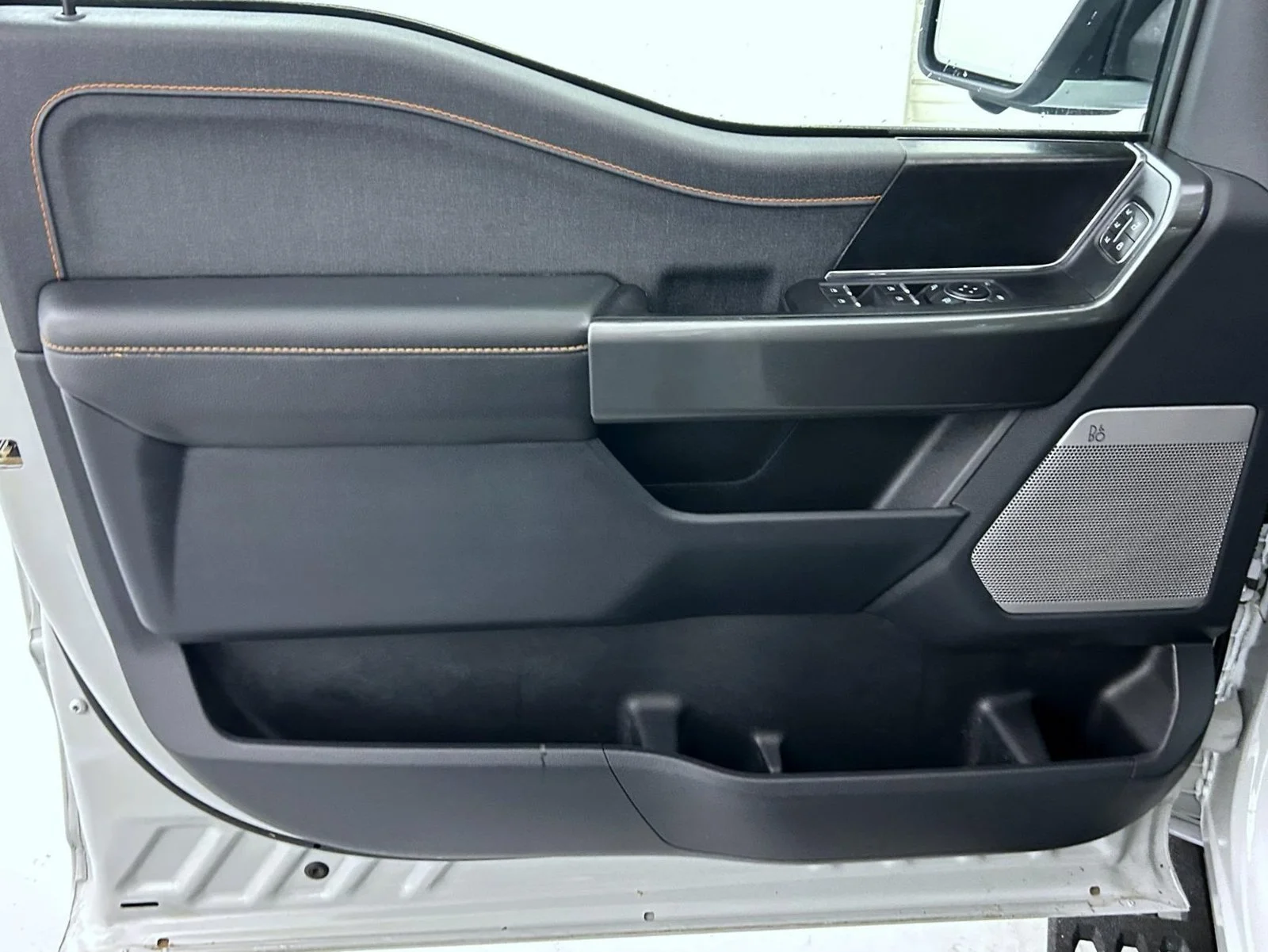 Used 2023 White Ford Tremor image 9