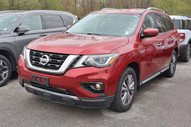 2017 Nissan Pathfinder SV