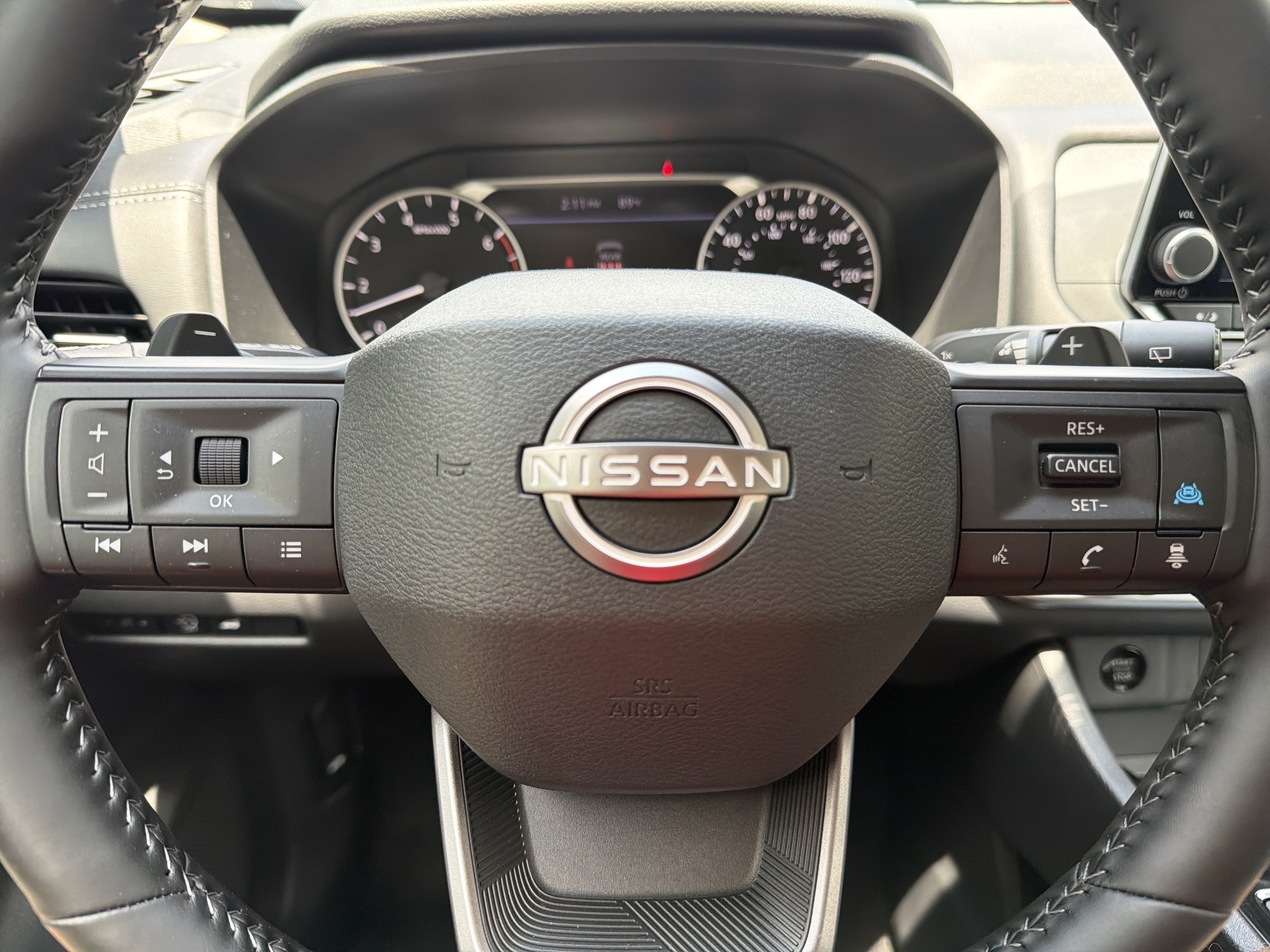 Used 2025 Super Black Nissan SV image 13