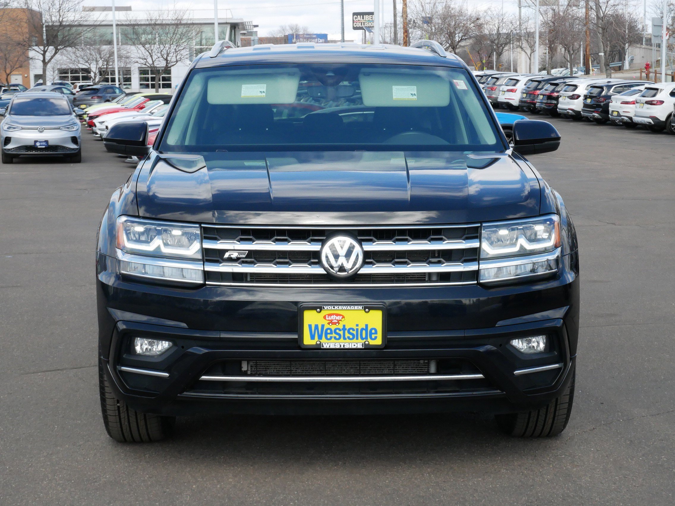 Used 2019 Volkswagen Atlas SE R-Line w/Tech with VIN 1V2XR2CA5KC623618 for sale in Saint Louis Park, Minnesota
