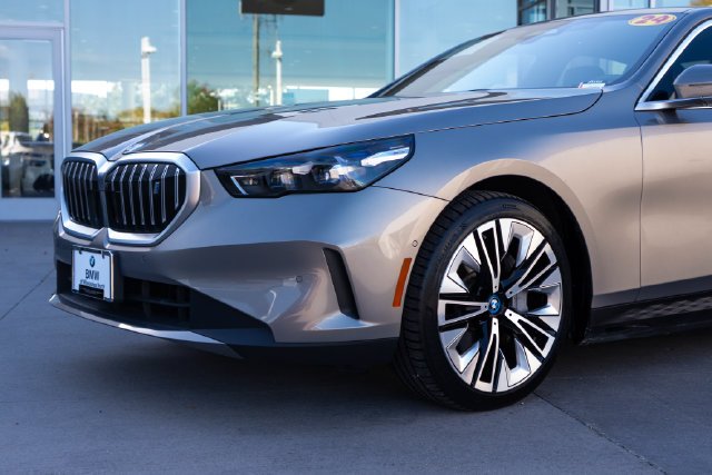 Certified Used 2024 Oxide Grey Met BMW eDrive40 image 6