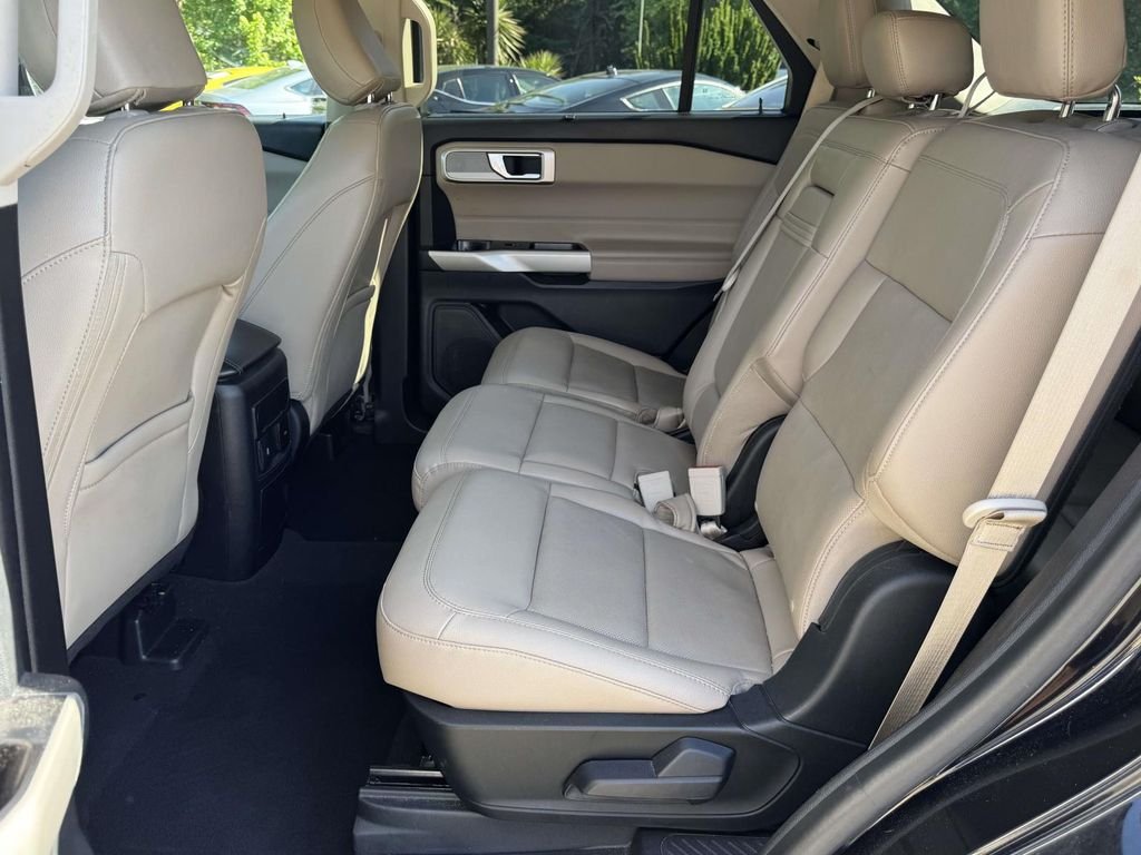 Used 2022 Black Ford Limited image 17