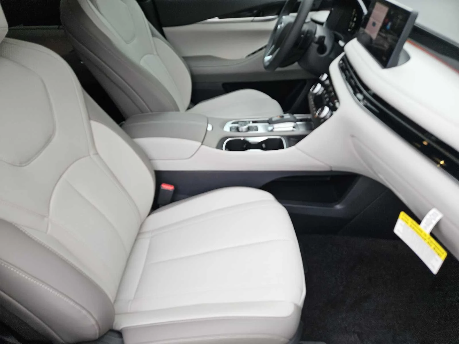 New 2027 MINERAL BLACK INFINITI Sport AWD image 9