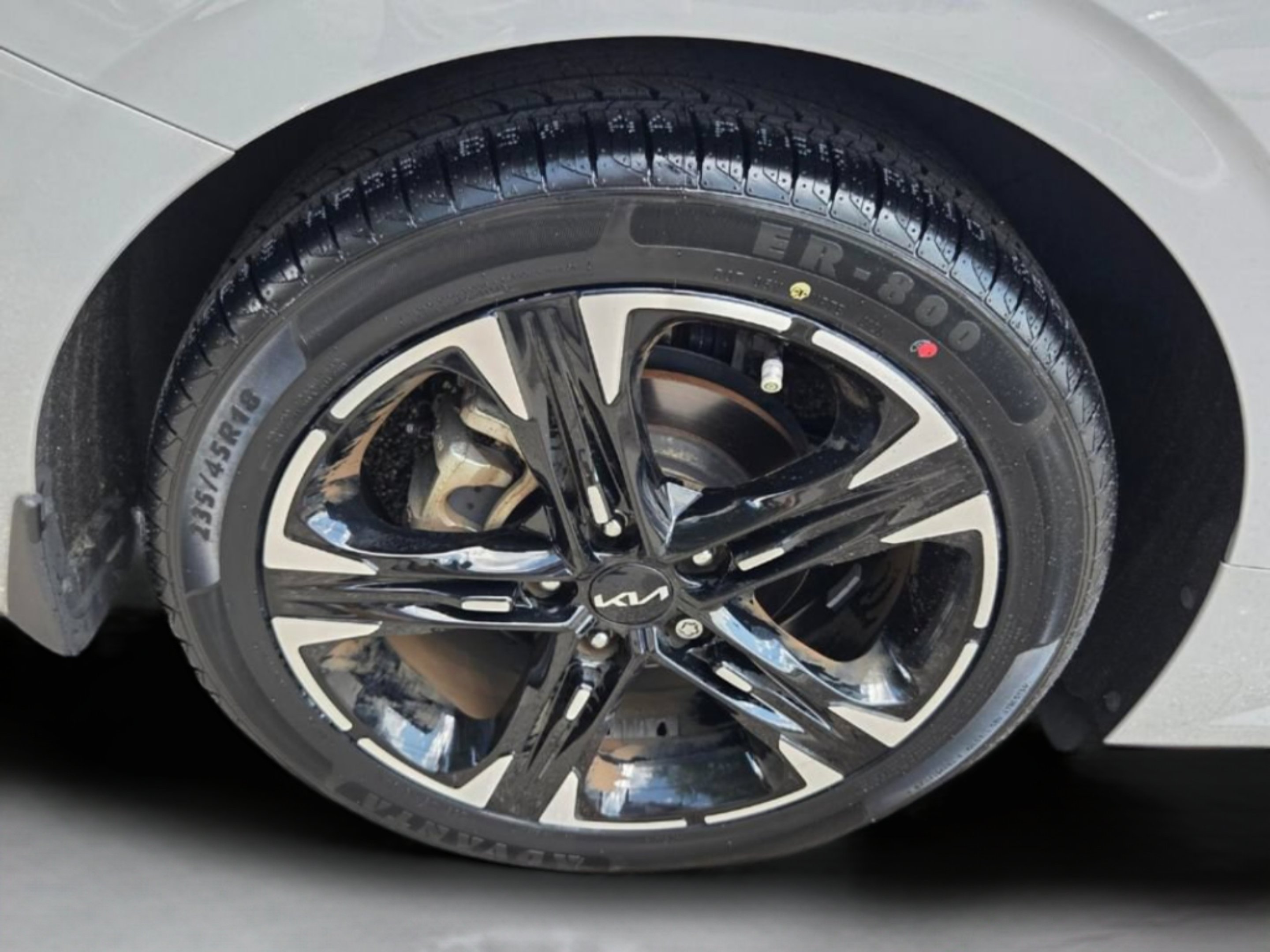 Used 2023 Wolf Gray Kia GT-Line image 17