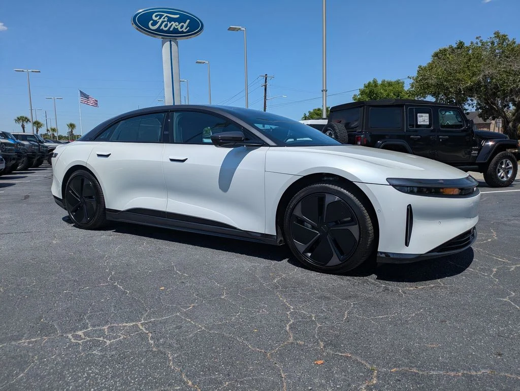 2023 Lucid Air Touring's photo