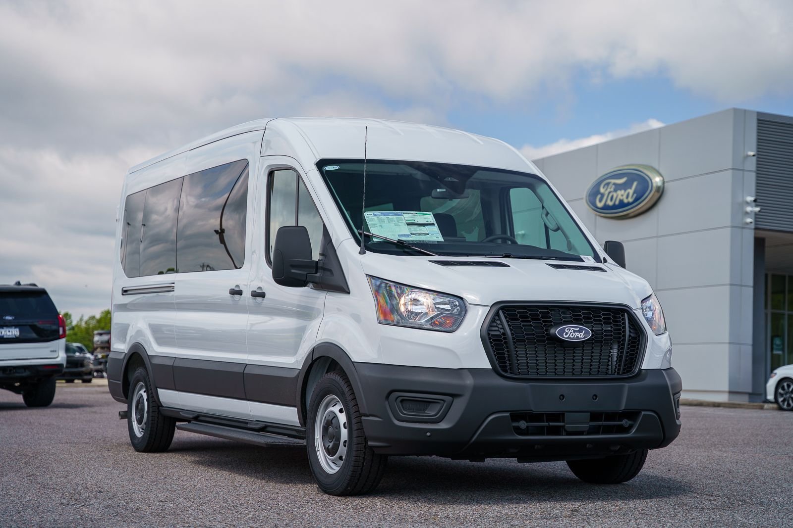 New 2026 Oxford White Ford Passenger Van XL image 1