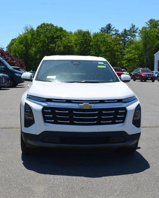 Certified Used 2025 Summit White Chevrolet LT image 4