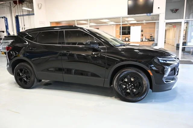 Used 2024 Black Chevrolet 2LT image 4