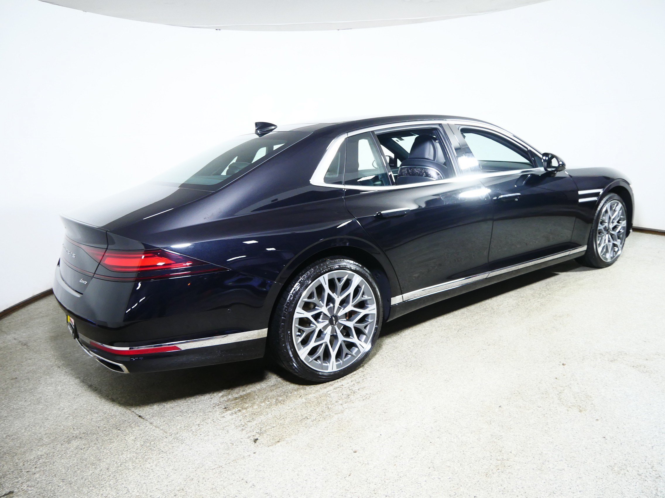 Certified Used 2024 Vik Black Genesis e-SC image 7