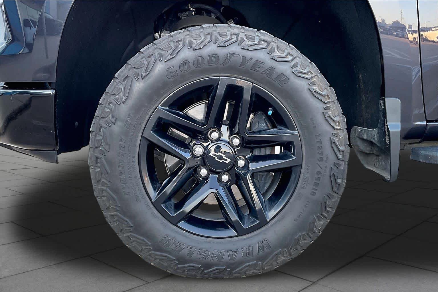 Used 2024 Dark Ash Metallic Chevrolet Custom Trail Boss image 12