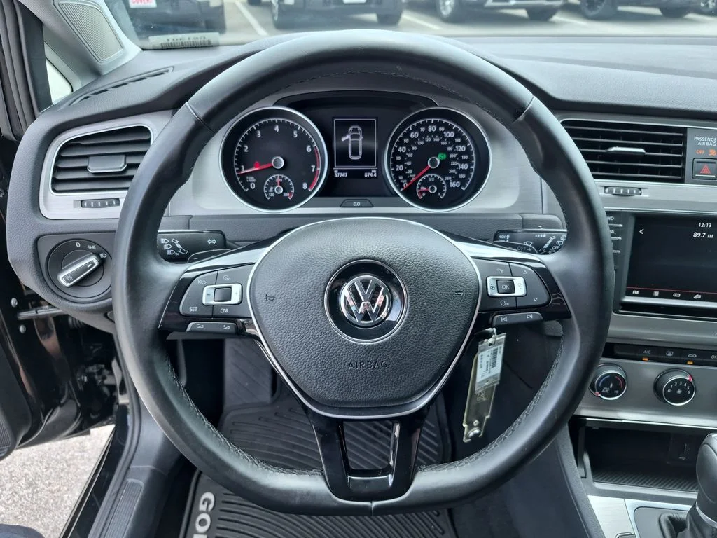 Used 2016 Black Volkswagen S image 21