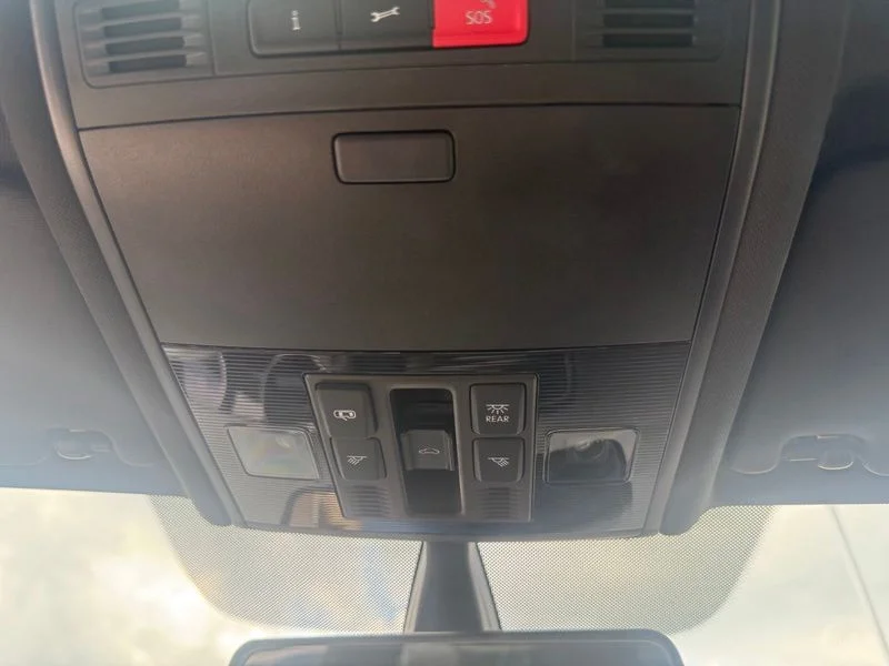 Used 2017  Volkswagen Autobahn image 16