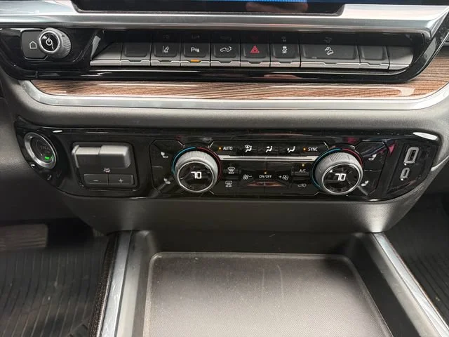 Used 2024 Lakeshore Blue Metallic Chevrolet LT image 33