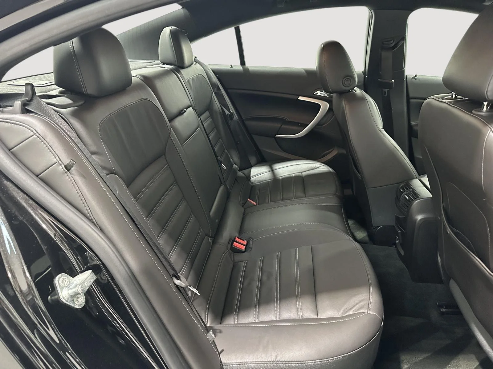 Used 2015 BLACK DIAMOND TRICOAT Buick GS image 26