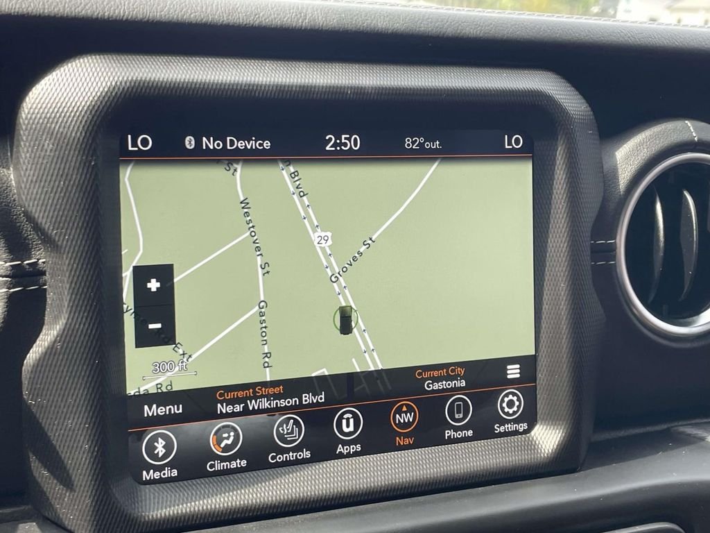 Used 2022 Black Jeep Unlimited Sahara image 25
