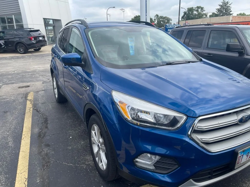 Used 2018 Blue Ford SE image 6