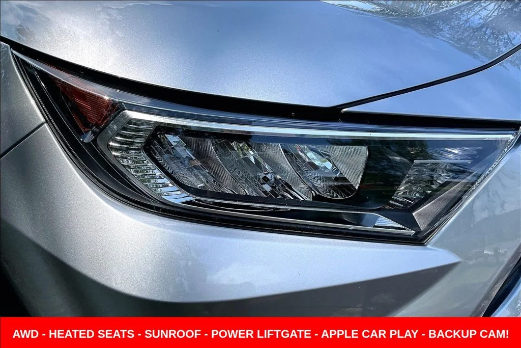 Used 2021 Silver Toyota XLE Premium image 38