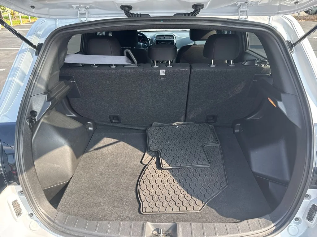 Used 2024 White Diamond Mitsubishi 2.0 SE image 27