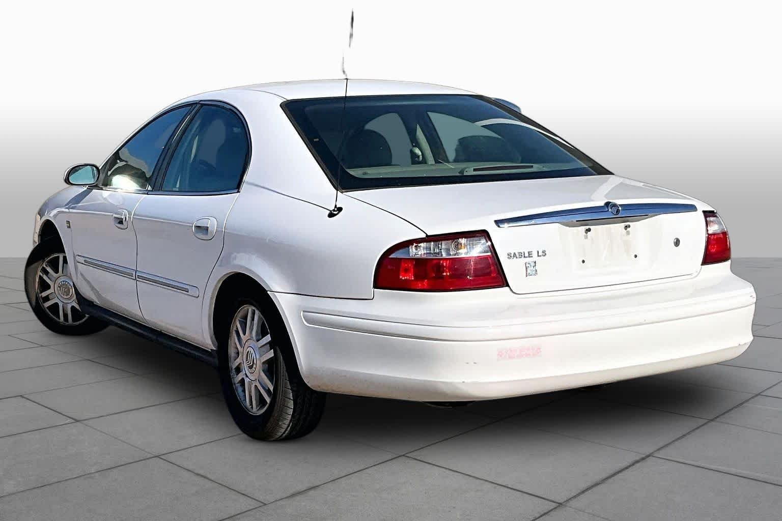 Used 2005 Vibrant White Mercury LS image 11