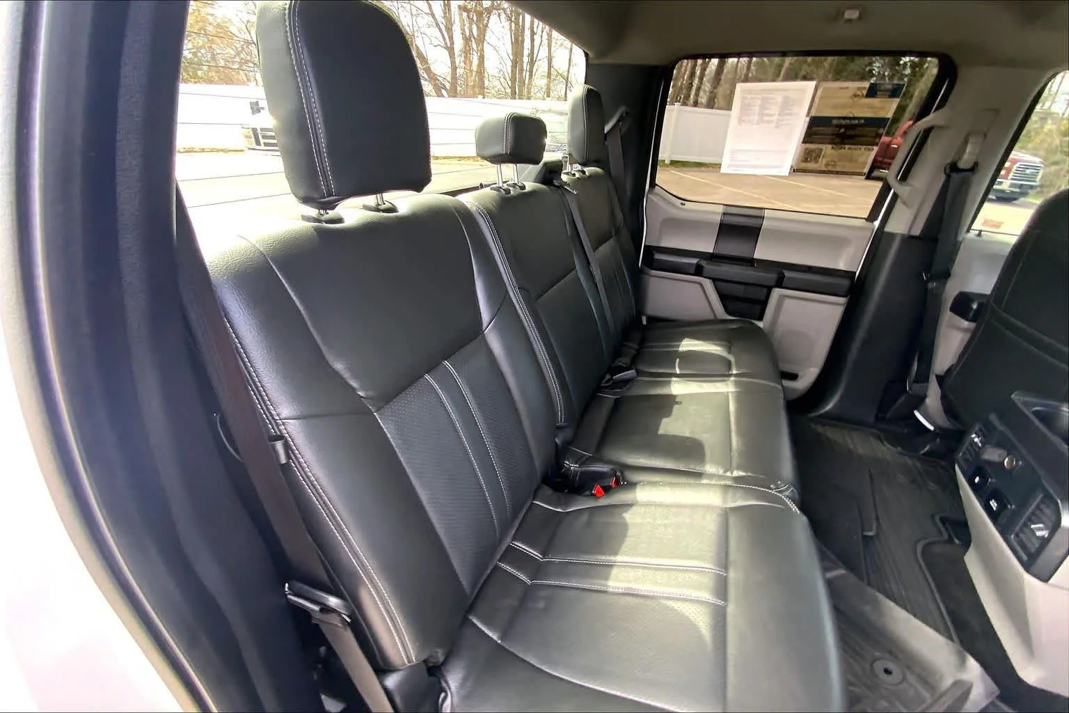 Used 2018 Oxford White Ford XL image 20