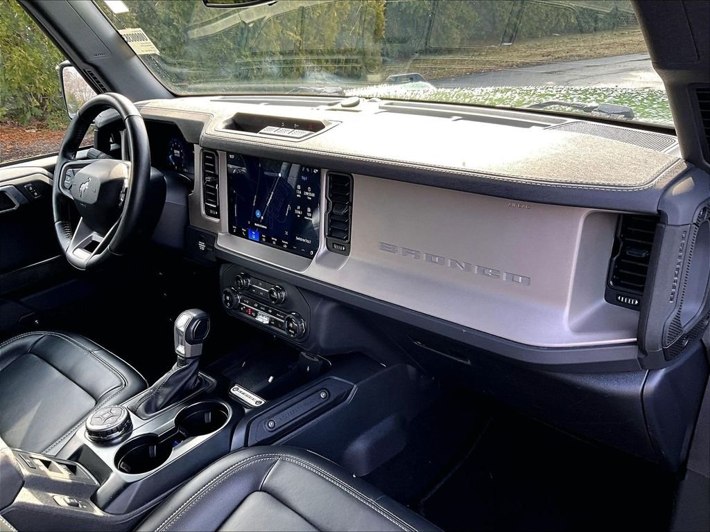 Used 2025 Green Ford Outer Banks image 14