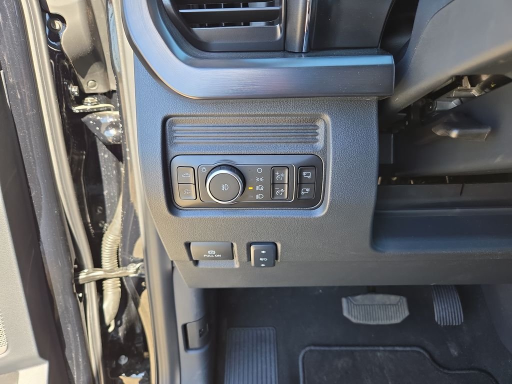 New 2026 Agate Black Metallic Ford F-250® Lariat® image 15