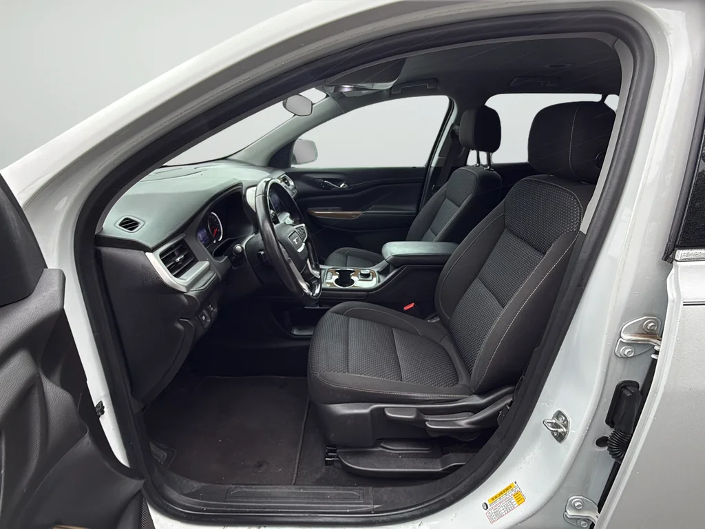 Used 2020 White GMC SLE image 10