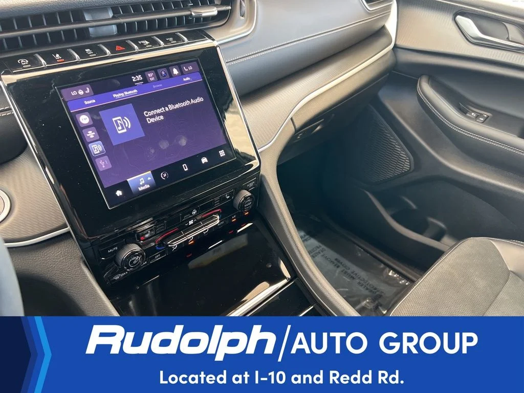 Used 2025 Silver Jeep Altitude image 19