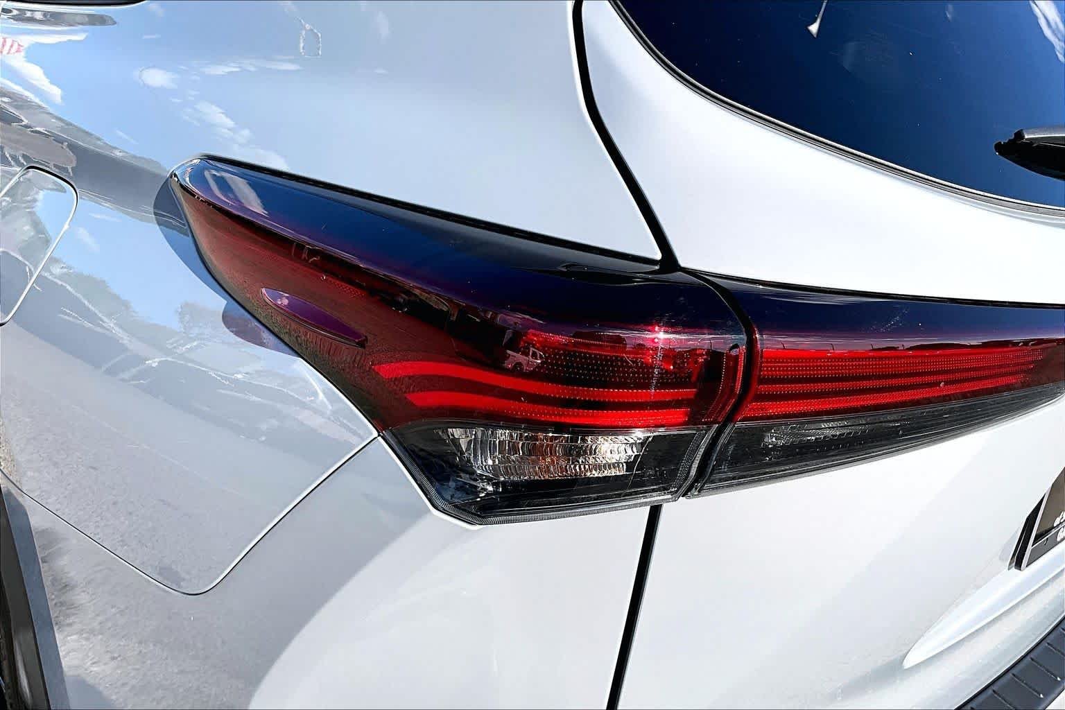 Used 2025 Cement Toyota XSE image 28