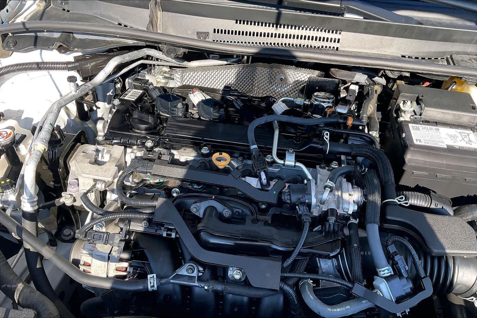 Used 2025 Ice Cap Toyota LE image 32