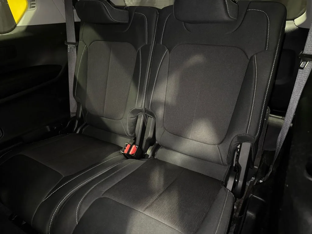 Certified Used 2023 Diamond Black Crystal Pearlcoat Jeep Laredo image 16