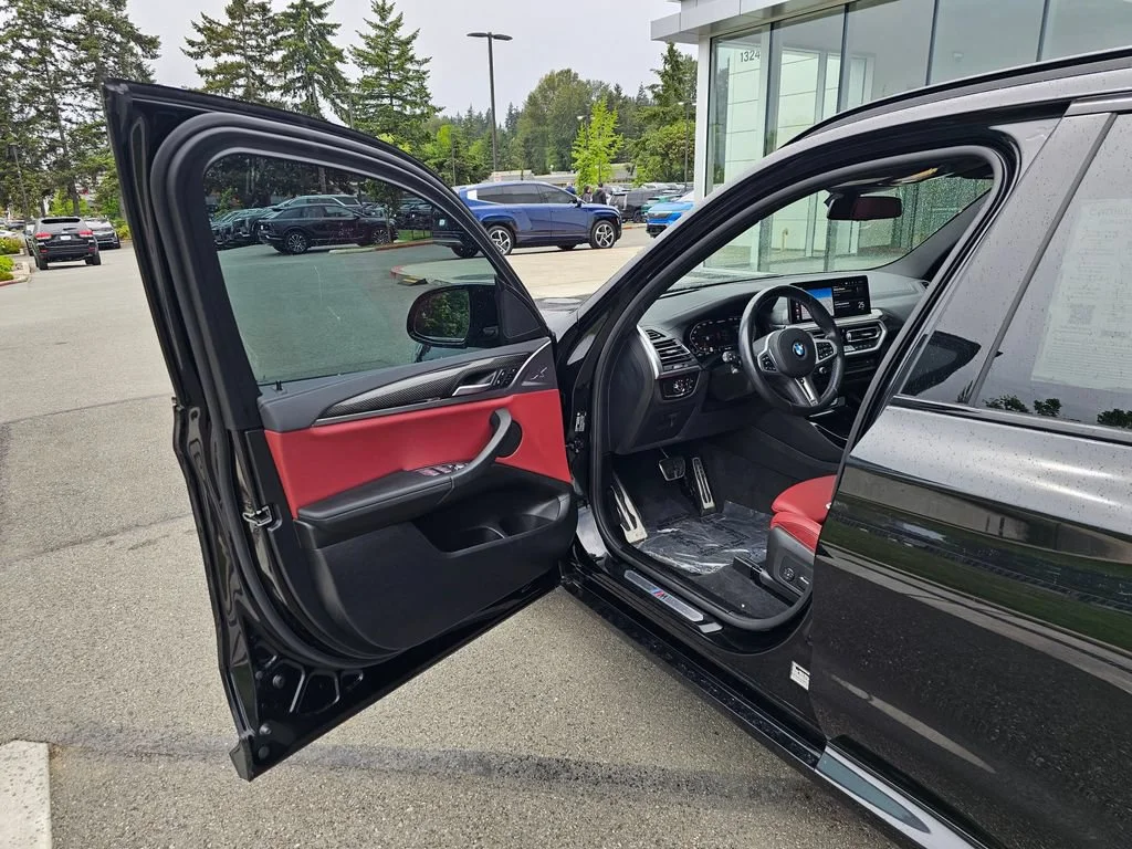 Used 2024  BMW M40i image 18