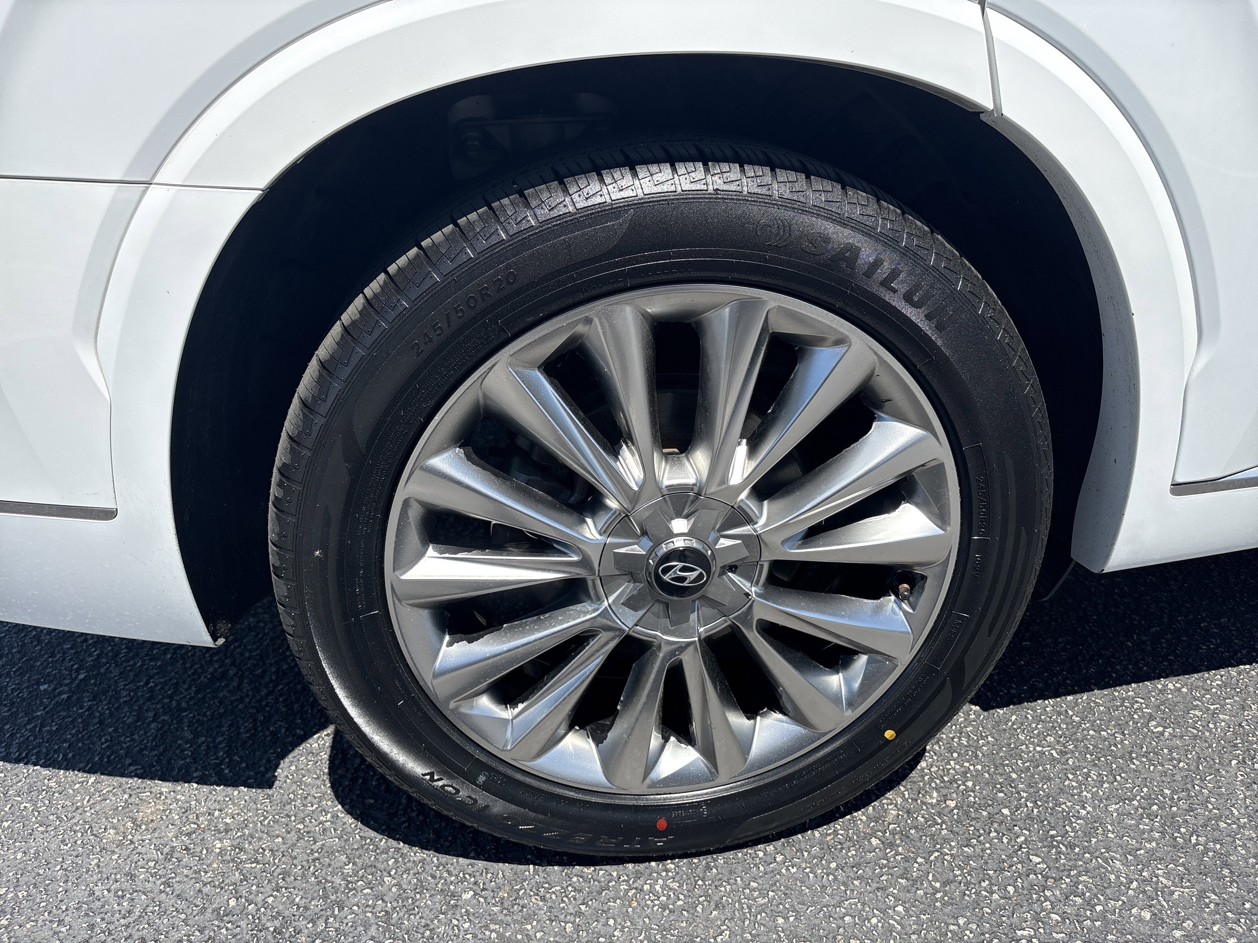 Used 2020 Hyper White Hyundai Limited image 8