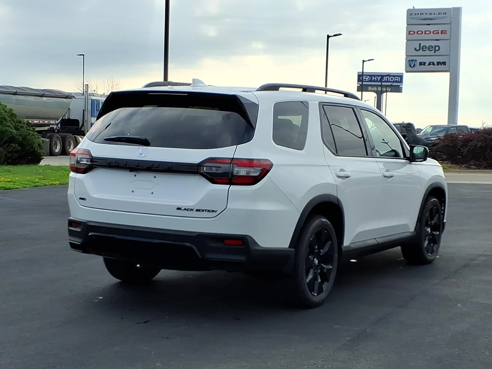 New 2026 Platinum White Pearl Honda Black Edition image 12
