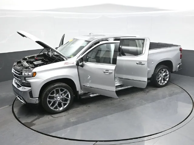 Used 2022 SILVER ICE METALLIC Chevrolet LTZ image 28
