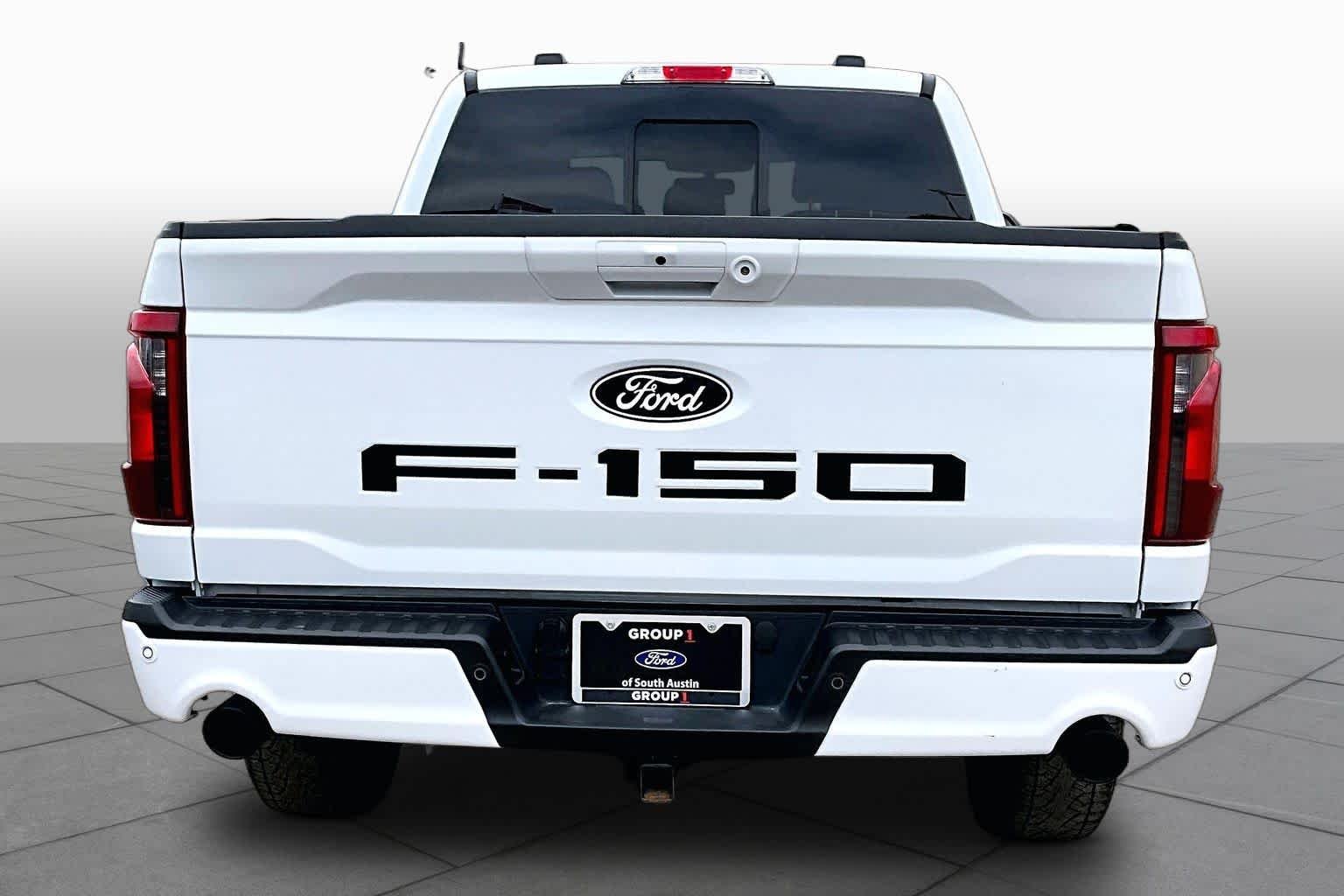 Used 2025 Oxford White Clearcoat Ford XLT image 9