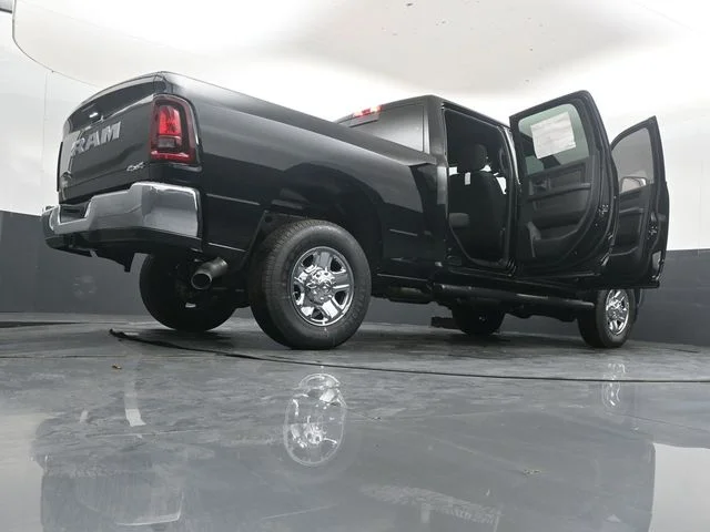 New 2026 Diamond Black Crystal Pearl-Coat Exterior Paint RAM Tradesman image 52