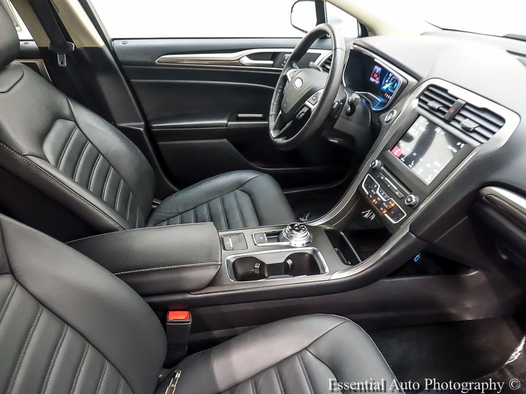 Used 2018 Ingot Silver Ford SE image 24