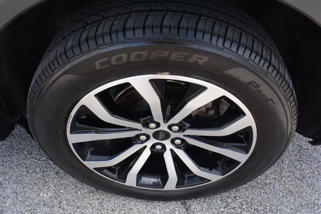 Used 2023 Gray Ford ST-Line image 27