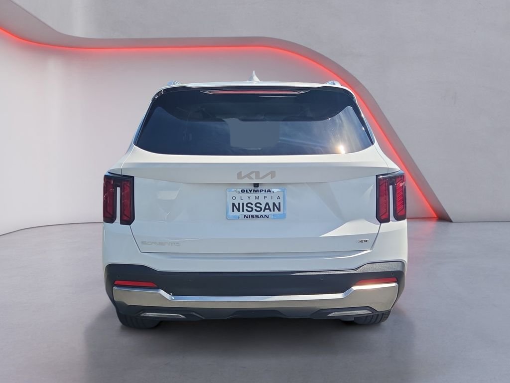 Used 2025 White Kia X-Line EX image 4